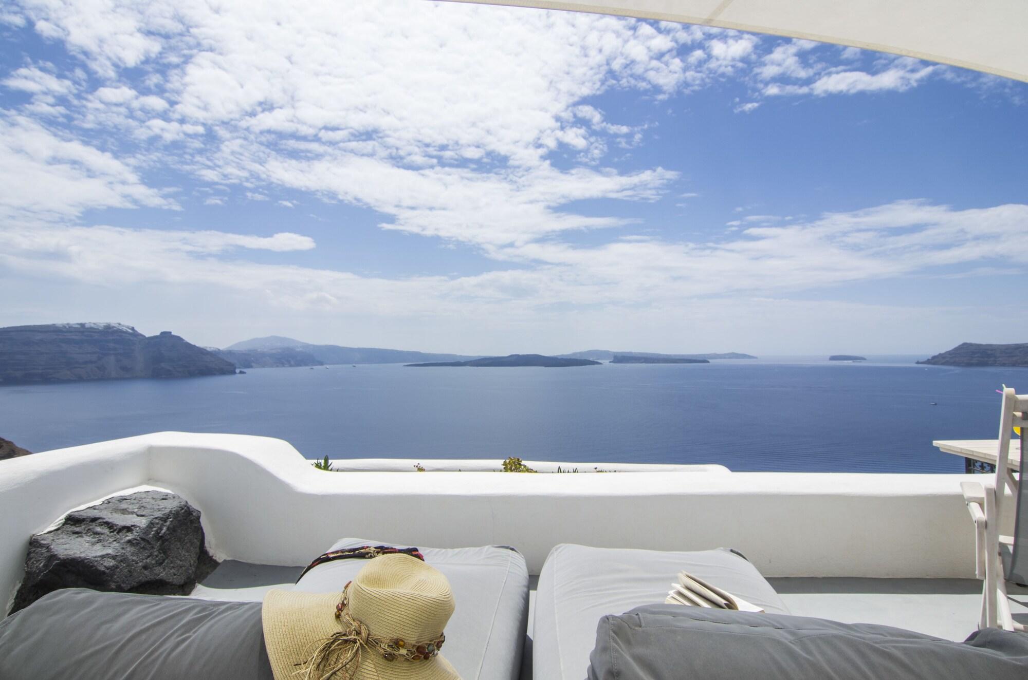 Ambition Suites (Adults Only) Oía Exterior photo