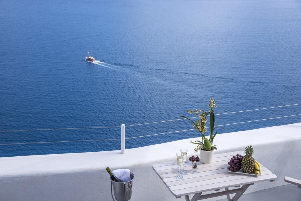 Ambition Suites (Adults Only) Oía Exterior photo