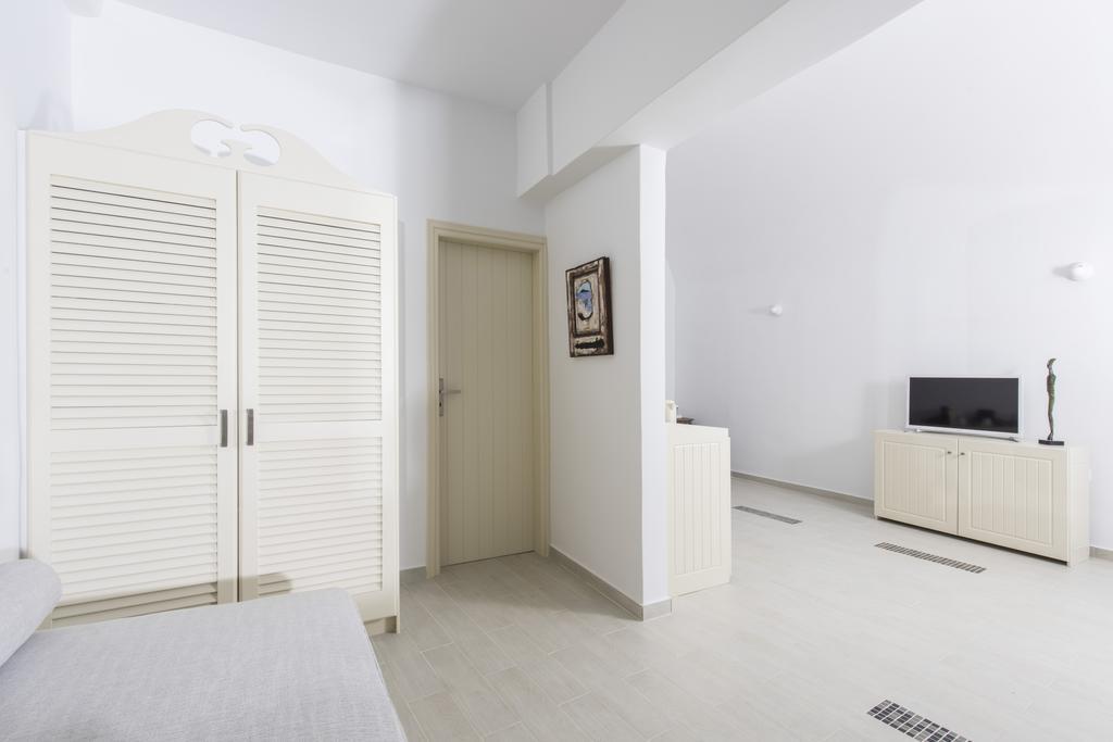 Ambition Suites (Adults Only) Oía Room photo