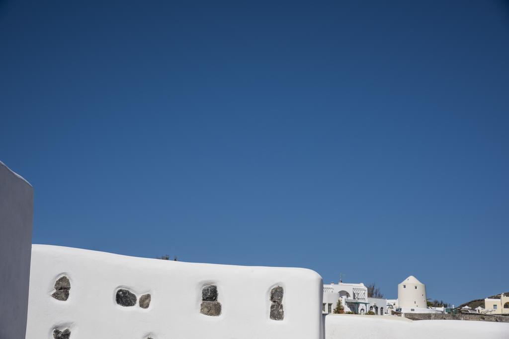 Ambition Suites (Adults Only) Oía Exterior photo