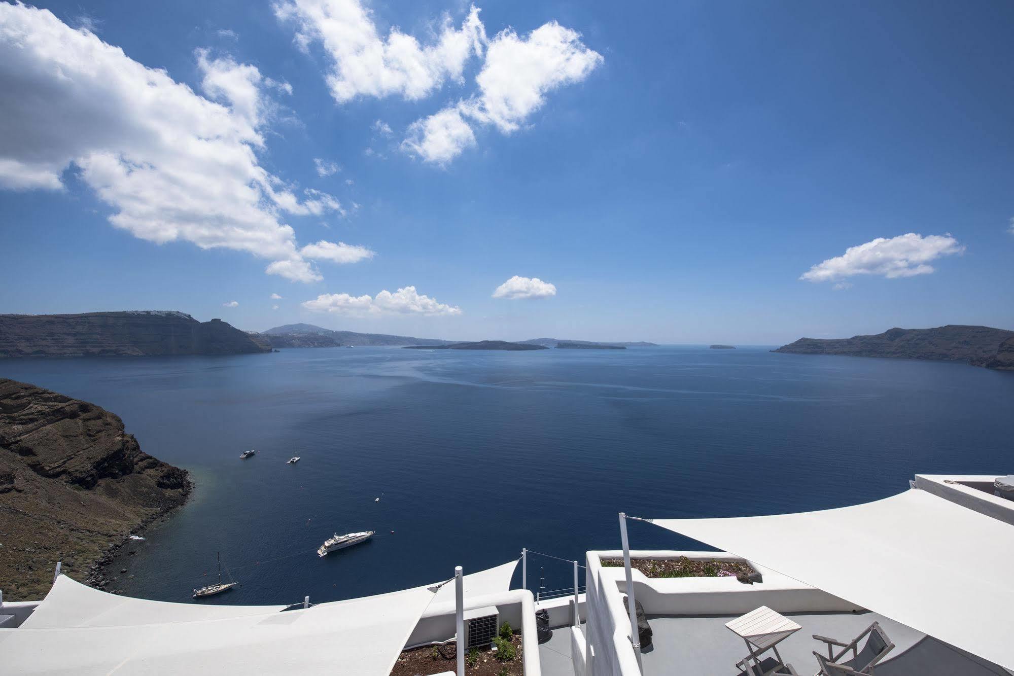 Ambition Suites (Adults Only) Oía Exterior photo