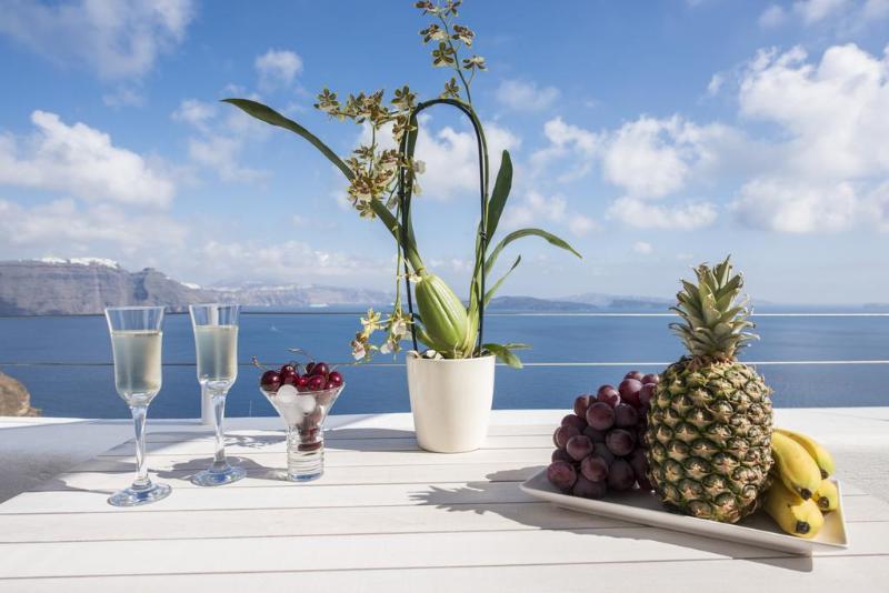 Ambition Suites (Adults Only) Oía Exterior photo