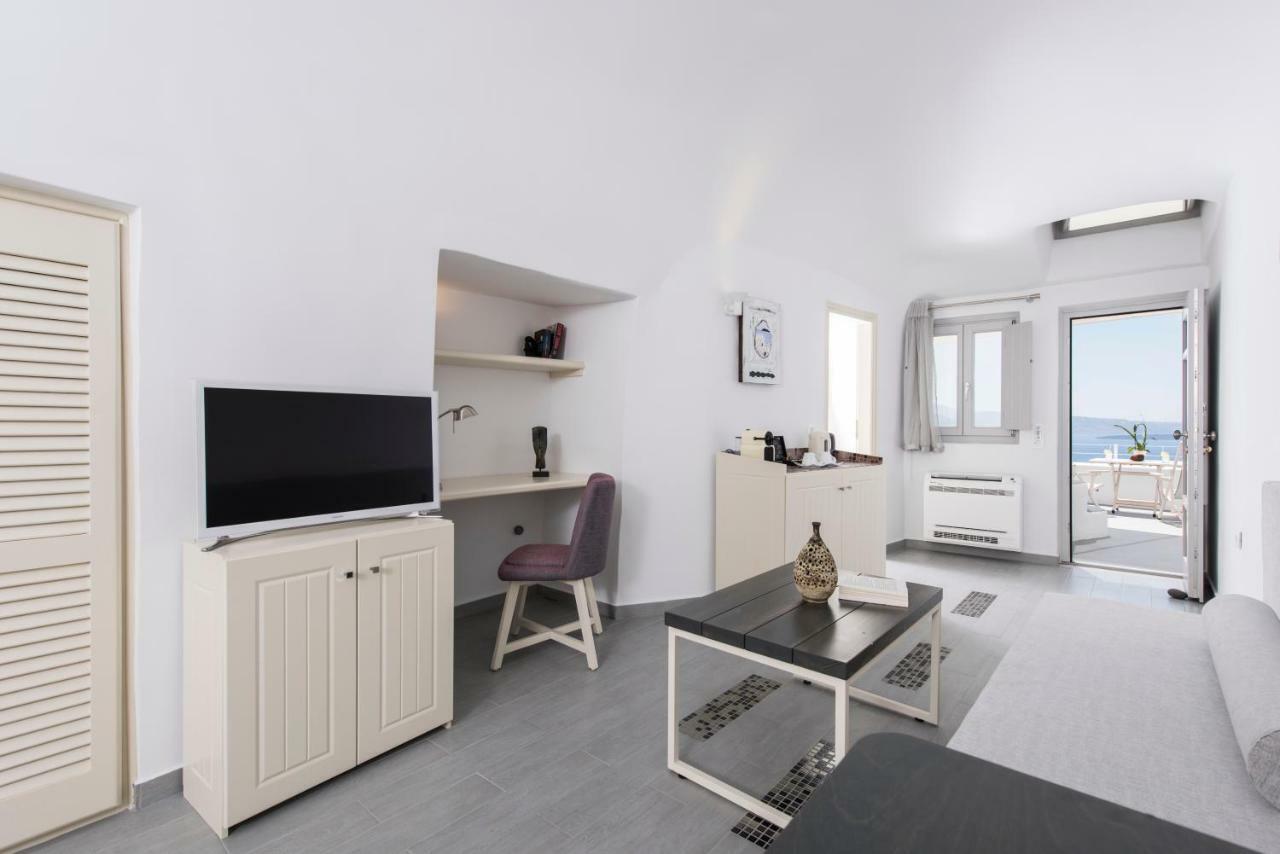 Ambition Suites (Adults Only) Oía Exterior photo